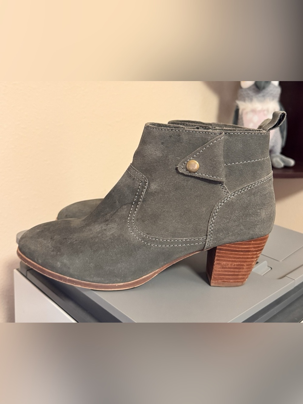 Diba Sophia Dark Grey Genuine Suede Ankle Booties - Size 11